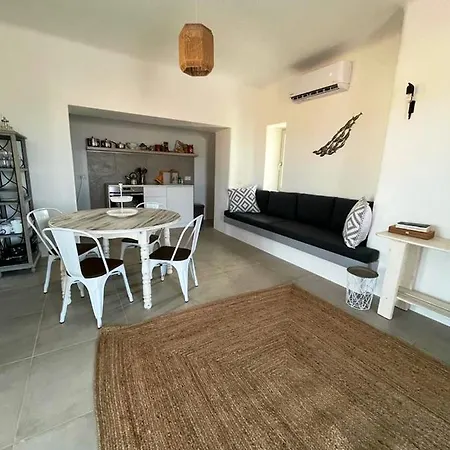 Seaside In With Garden And Terrace شقة أنديباروس