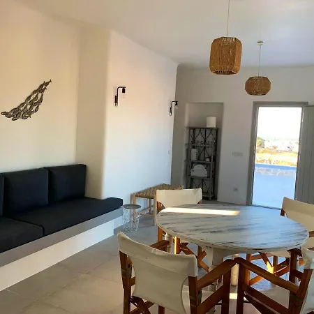 Seaside In With Garden And Terrace شقة